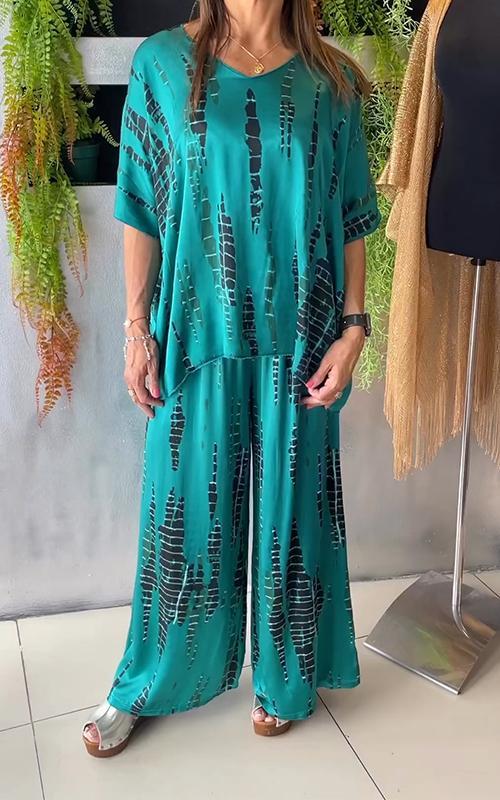 Taylor | Two-piece satin suit with round neck