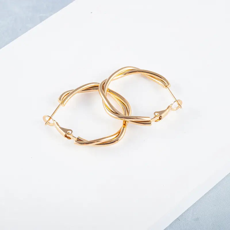SteelCharm | Elegant Curved Hoop Earrings 