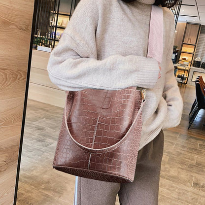 Bella | Elegant Safari Bucket Bag