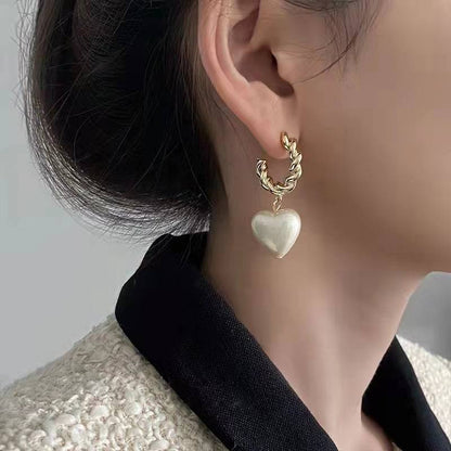 PearlAmour | Elegant heart earrings