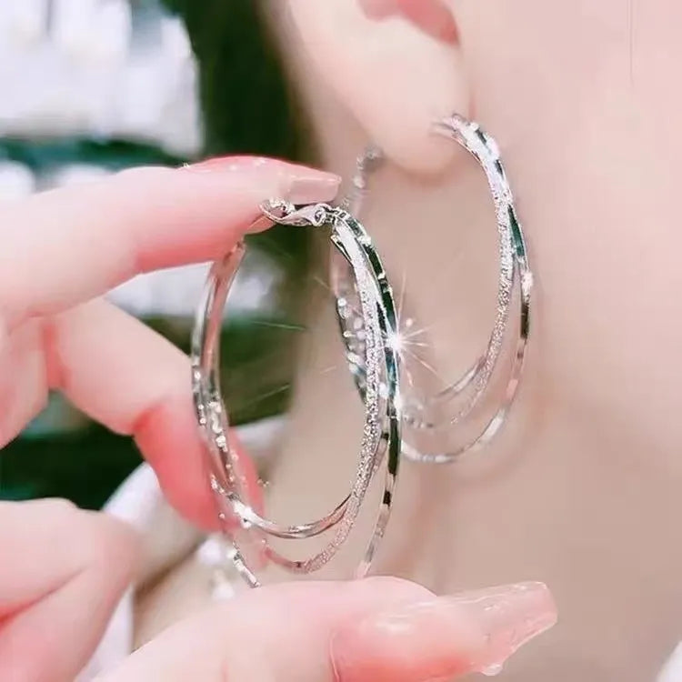 GleamGrace | Shine with hypoallergenic elegance!