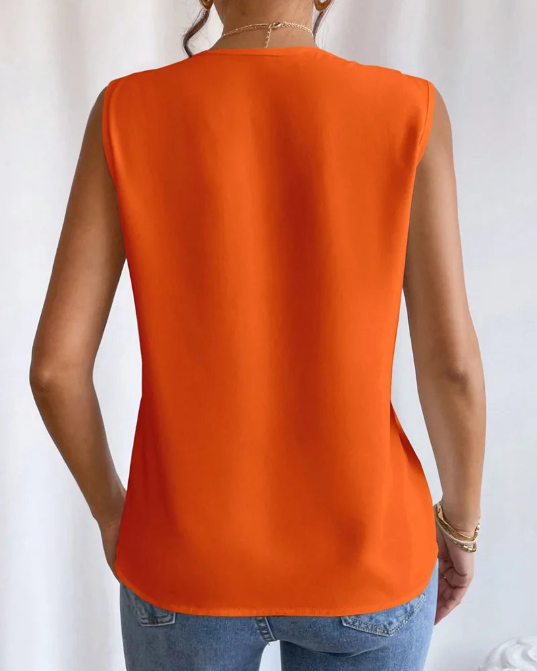 Celia | חולצה רגילה ללא שרוולים