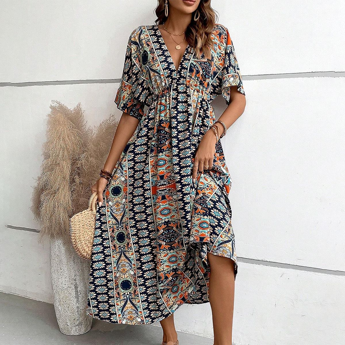 Rosa | Fashionable printed V-neck dress 