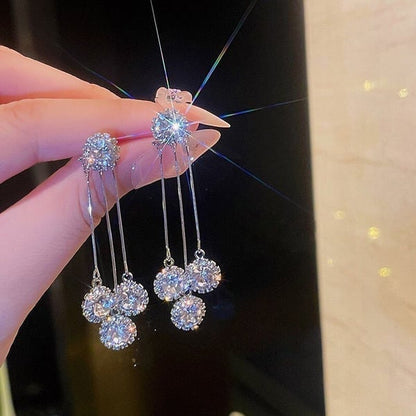 LuxGlow | Illuminate your look with luxurious sparkles!