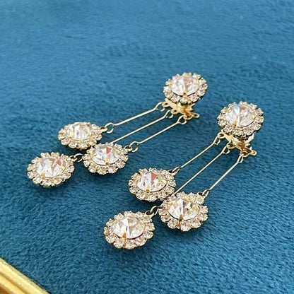 LuxGlow | Illuminate your look with luxurious sparkles!