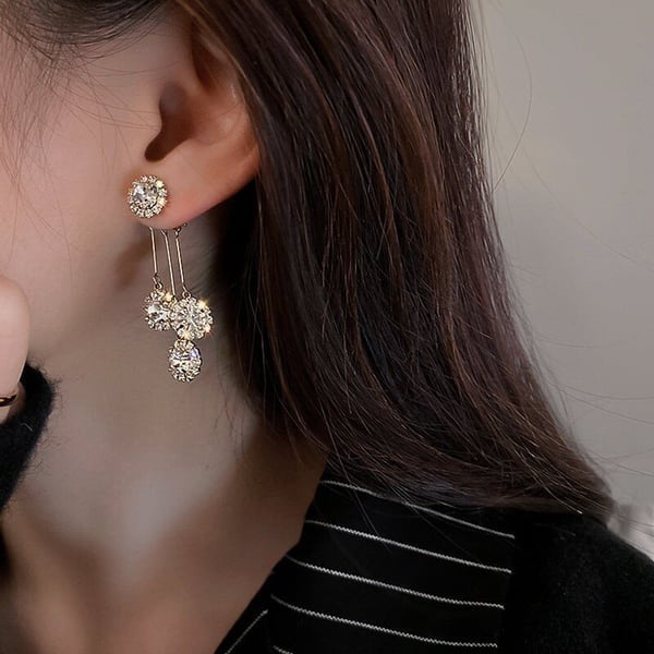 LuxGlow | Illuminate your look with luxurious sparkles!