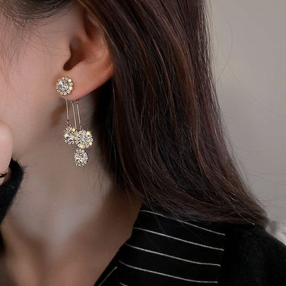 LuxGlow | Illuminate your look with luxurious sparkles!