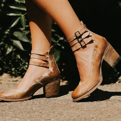 LuxeHeels | סנדלי עקב עבים אלגנטיים