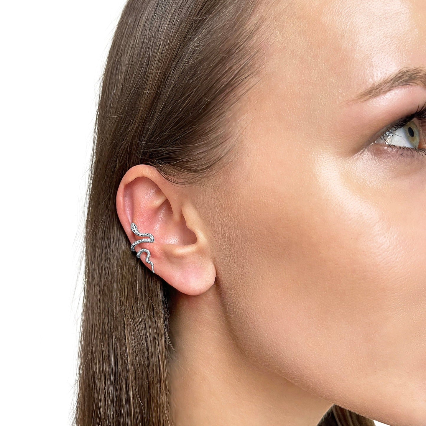Medusa | Elegant snake earring 