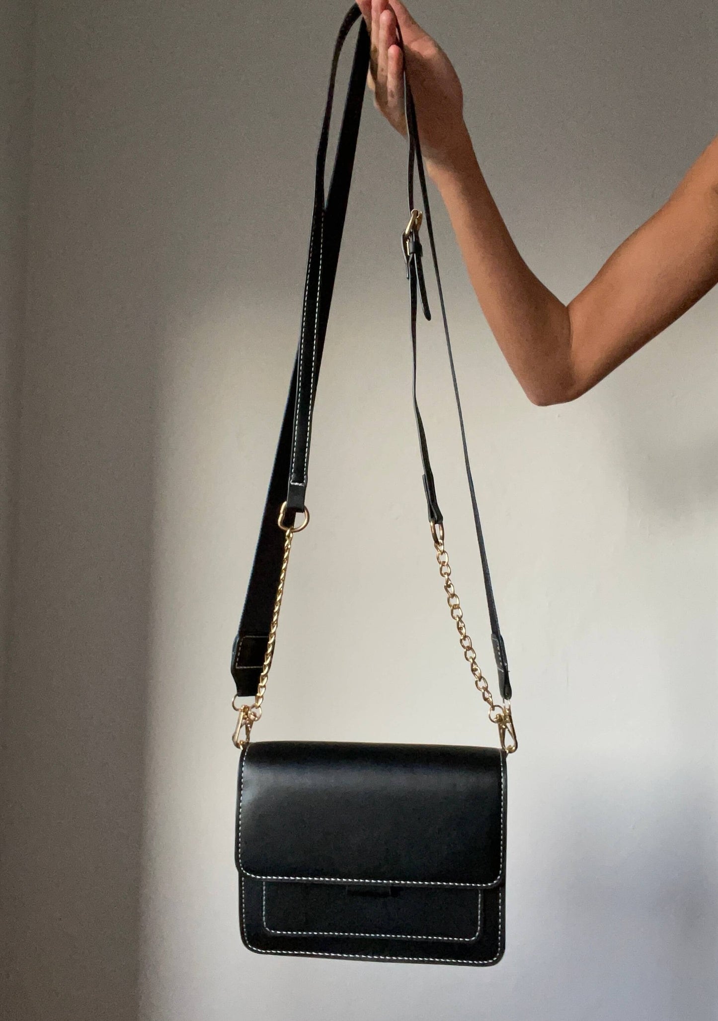 Amelie™ | Gold Silhouette Handbag