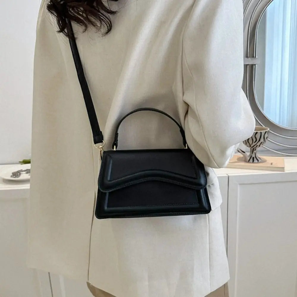 Essie | Chic Crossbody Bag 