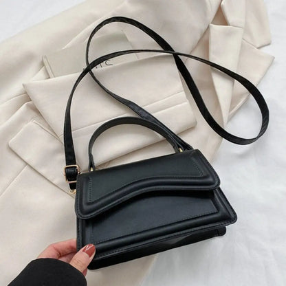 Essie | Chic Crossbody Bag 