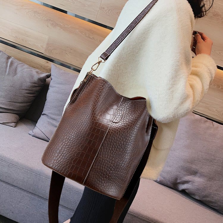 Bella | Elegant Safari Bucket Bag