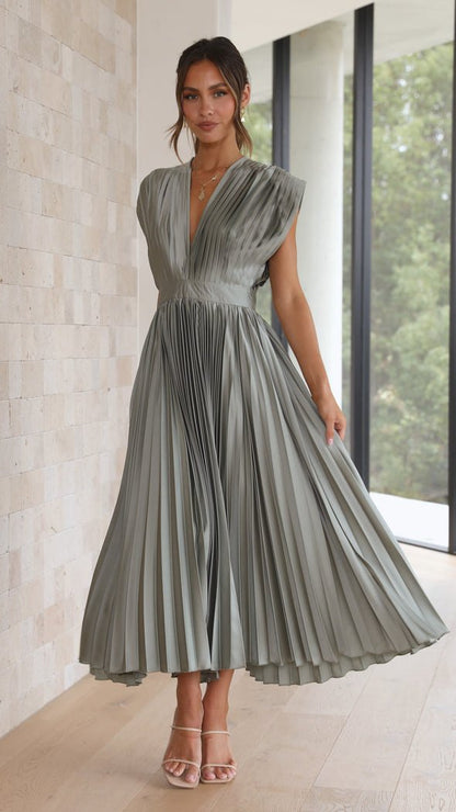 Belinda | Classic Pleated Dress 
