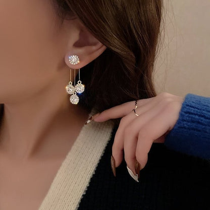LuxGlow | Illuminate your look with luxurious sparkles!