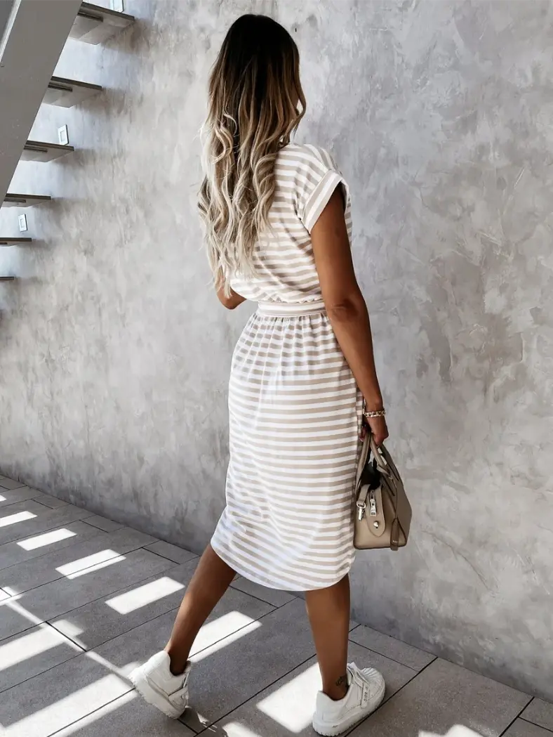 Alyssa | שמלת חגורה קז'ואל מפוספסת