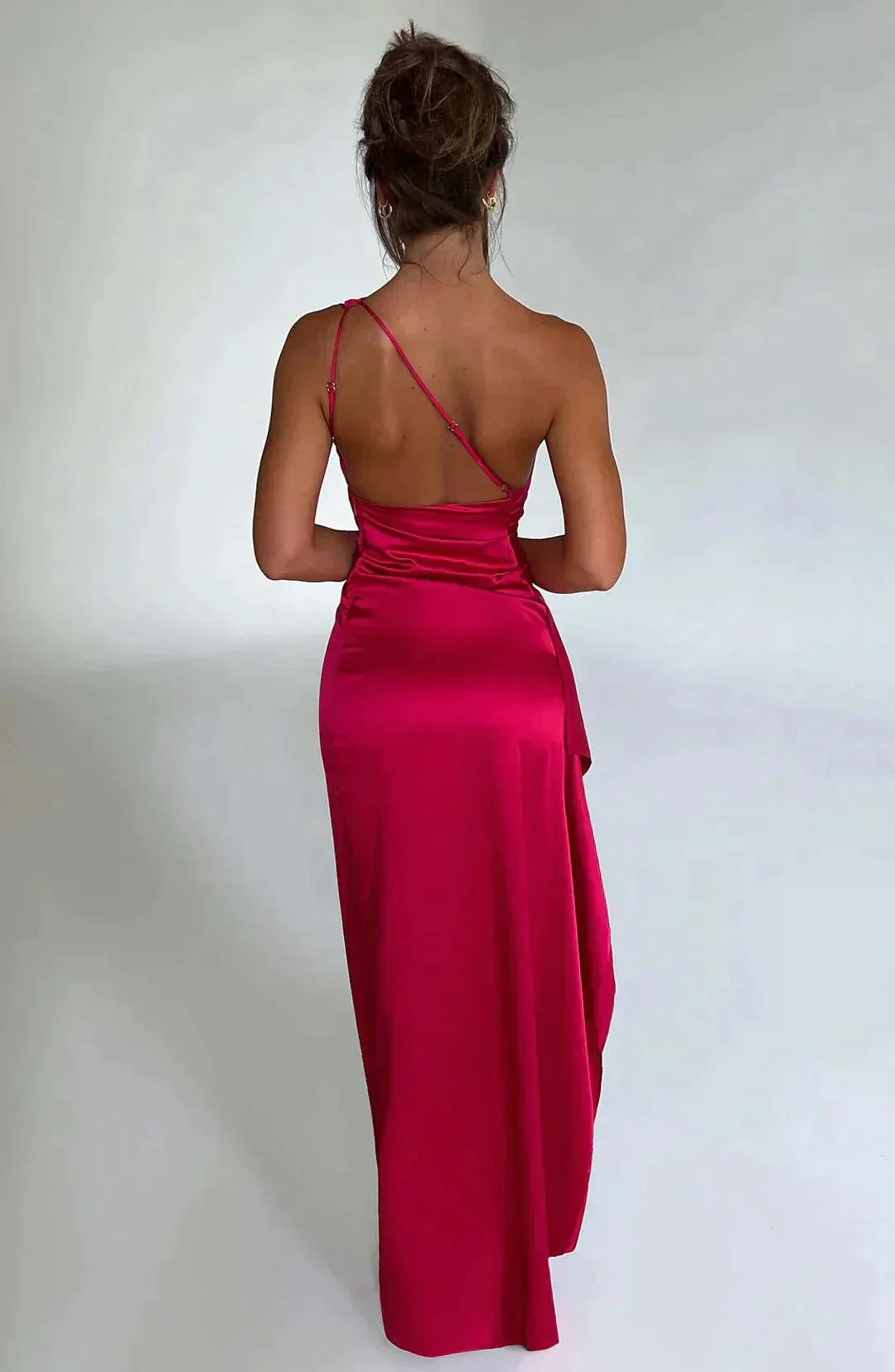 Angelia | One-shoulder dress with slit 